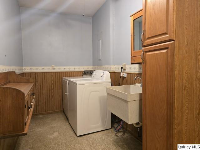 707 Country Lane Carthage, IL 62321 - Photo 7 of 26 a utility room with dryer and washer