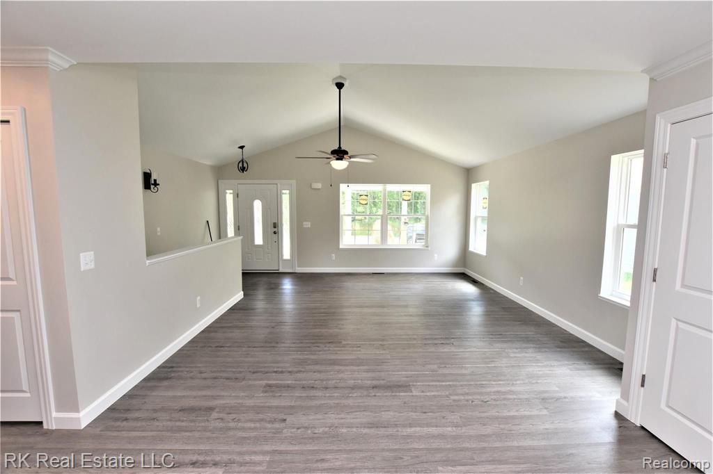 321 Clinton Street Romeo, MI 48065 - Photo 4 of 23