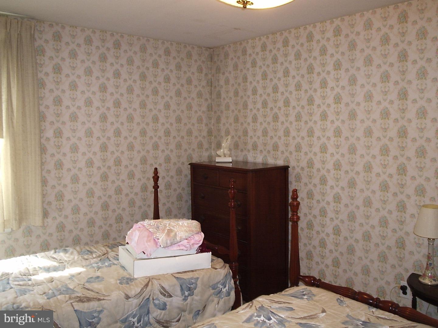 609 Wanamaker Road Abington, PA 19046 - Photo 2 of 5 Gallery Image 2