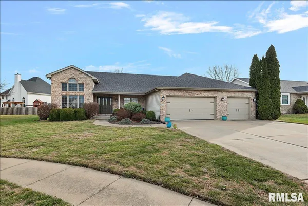 $357,000 | 212 Gloucester Court, Chatham, IL 62629