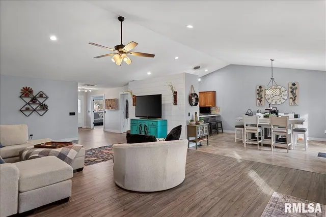 $380,000 | 212 Gloucester Court, Chatham, IL 62629