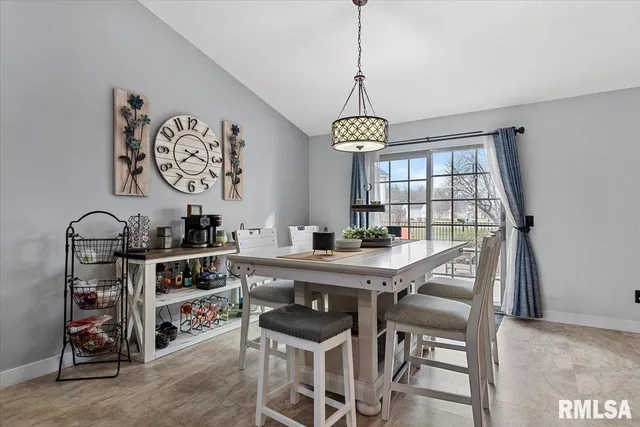 $380,000 | 212 Gloucester Court, Chatham, IL 62629