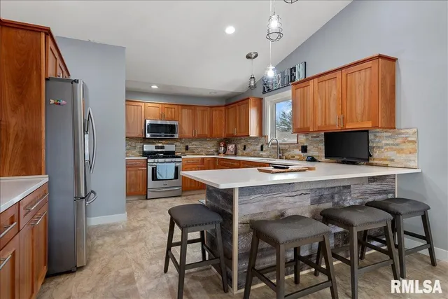 $380,000 | 212 Gloucester Court, Chatham, IL 62629