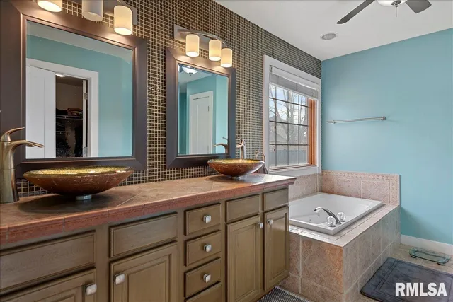 $380,000 | 212 Gloucester Court, Chatham, IL 62629