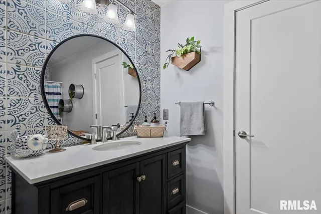 $380,000 | 212 Gloucester Court, Chatham, IL 62629