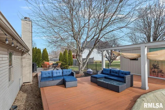 $380,000 | 212 Gloucester Court, Chatham, IL 62629