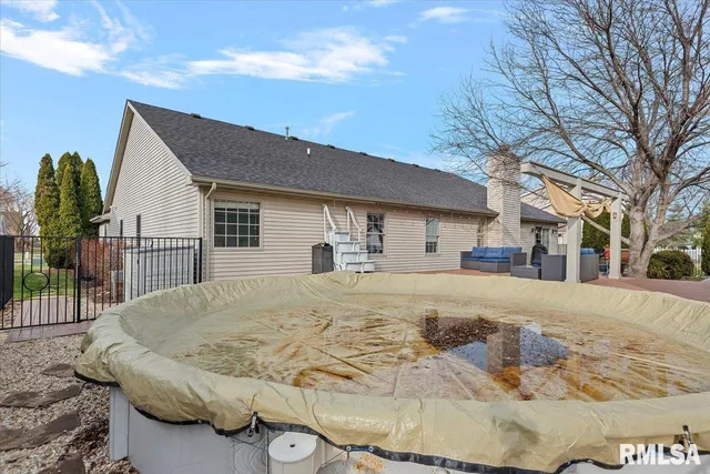 $380,000 | 212 Gloucester Court, Chatham, IL 62629