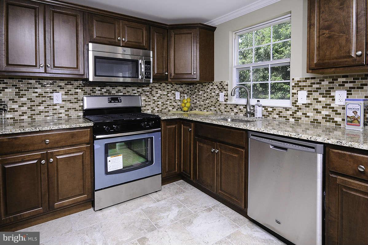 370 Enfield Road Joppa, MD 21085 - Photo 10 of 22 Kitchen