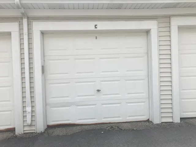 $2,000 | 149 North Waters Edge Drive, Unit C, Glendale Heights, IL 60139