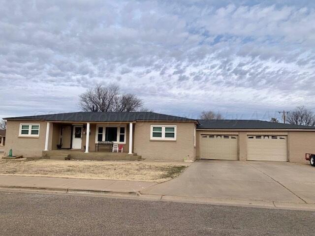 619 South Indiana Street Perryton, TX 79070 - Photo 1 of 28 Front View