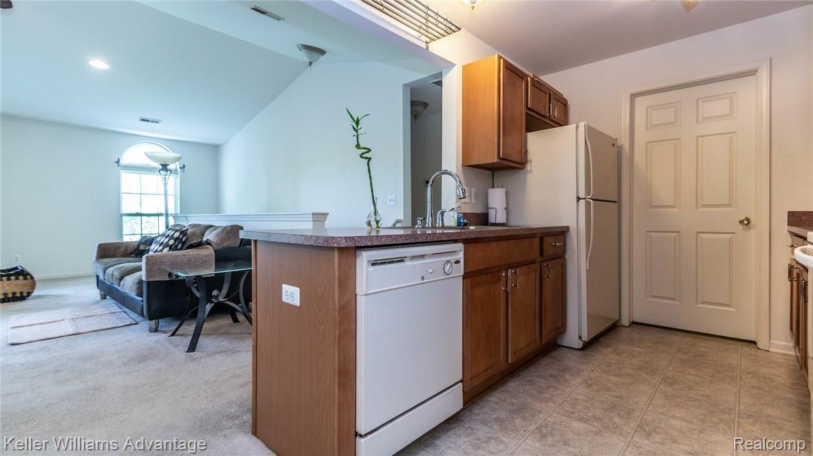 11790 Farmington Road Livonia, MI 48150 - Photo 13 of 32 11_2.jpg