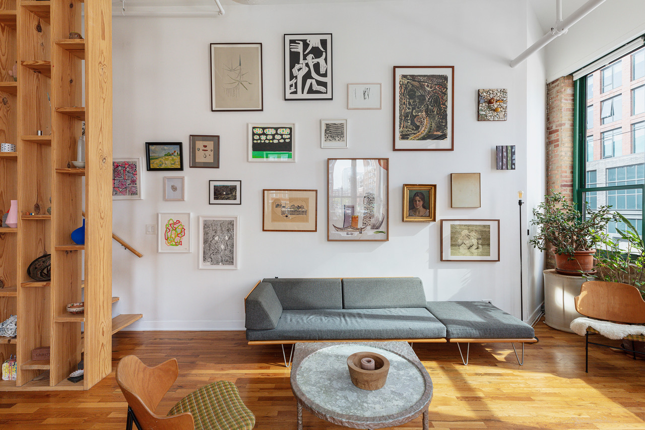 22 North Morgan Street, Unit 215 Chicago, IL 60607 - Photo 5 of 27 a living room with furniture and a rug