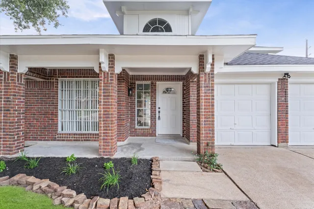 $2,400 | 17527 Hamilwood Drive, Cypress, TX 77433