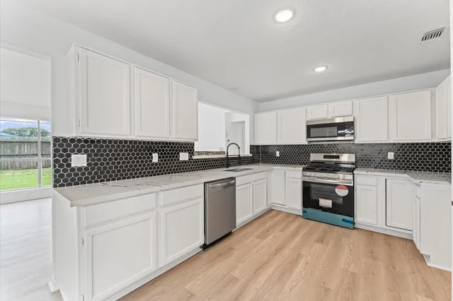 $2,400 | 17527 Hamilwood Drive, Cypress, TX 77433