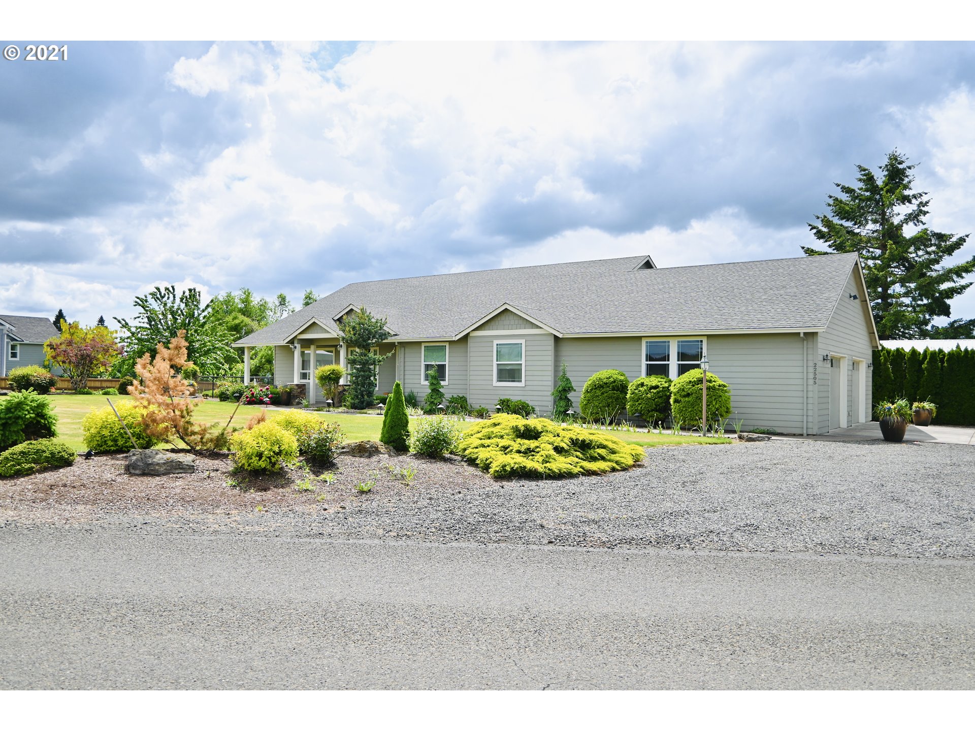22505 Southeast Howlett Road Eagle Creek, OR 97022 - Photo 2 of 32 Gallery Image 2