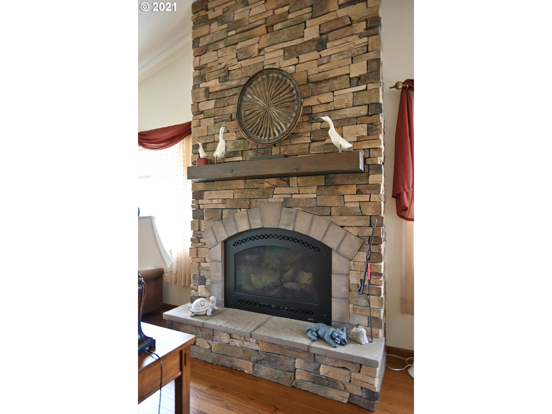 22505 Southeast Howlett Road Eagle Creek, OR 97022 - Photo 7 of 32 Gallery Image 7