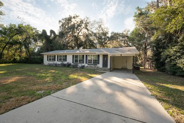 $2,300 | 3806 Southwest 18th Street, Gainesville, FL 32608