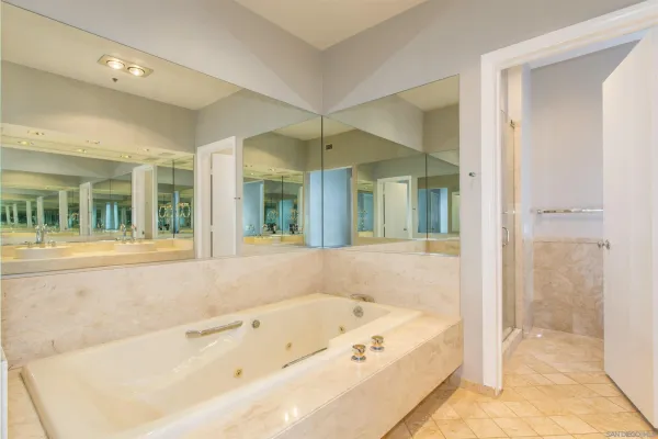 $5,000 | 700 Front Street, Unit 805, San Diego, CA 92101