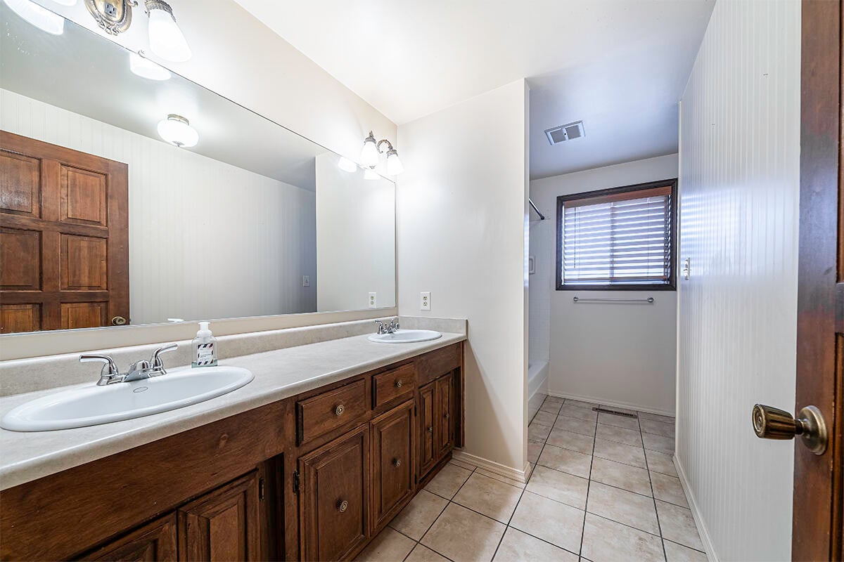 25 Donna Way Central Point, OR 97502 - Photo 9 of 21 9