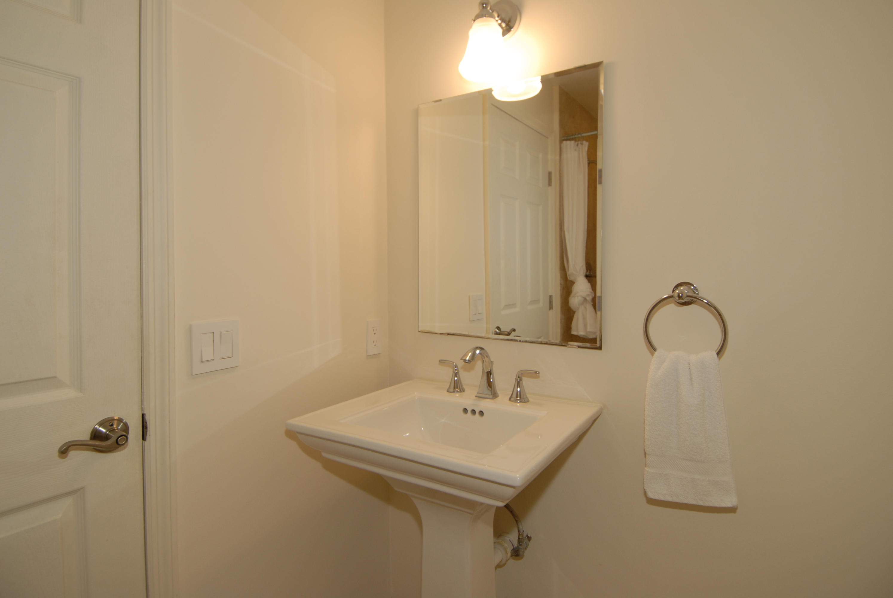 21347 Chinaberry Drive Boca Raton, FL 33428 - Photo 20 of 35 a bathroom with a sink and mirror