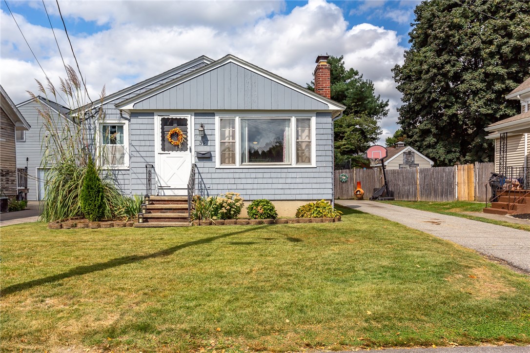 39 Butler Street Cranston, RI 02920 - Photo 1 of 26 Gallery Image 1