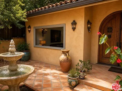 $2,199,000 | 2695 La Cuesta Drive, Los Angeles, CA 90046