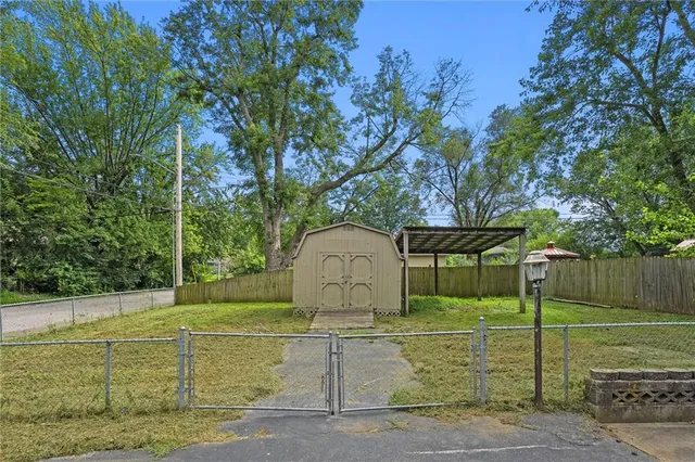 $199,900 | 701 West 24th Street, Independence, MO 64055