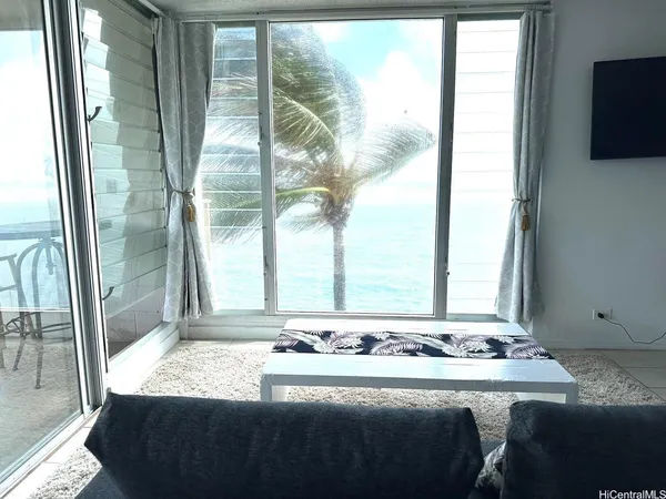 $2,300 | 53-549 Kamehameha Highway, Unit 607, Hauula, HI 96717