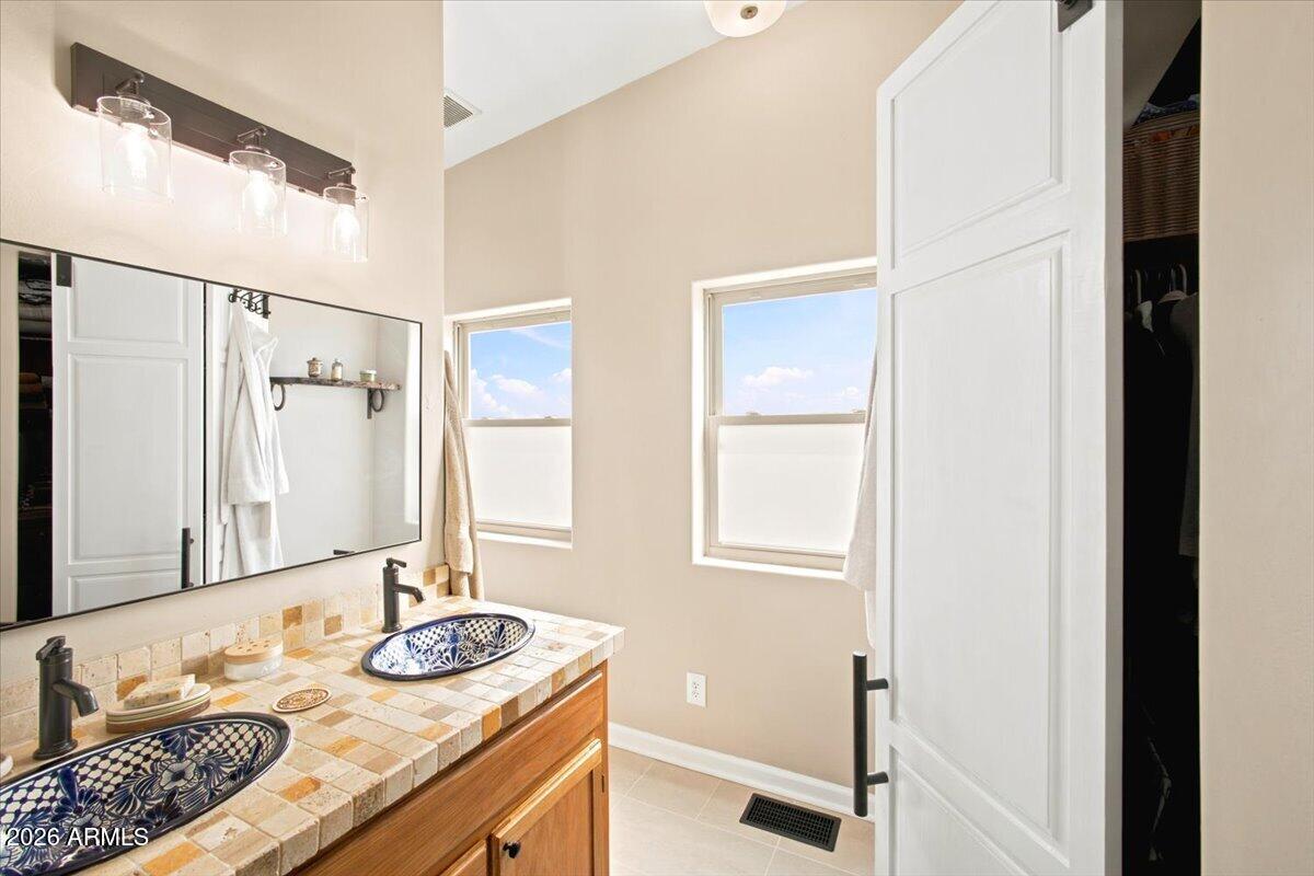 301 New Venture Road Clarkdale, AZ 86324 - Photo 18 of 29 13-Primary Bathroom