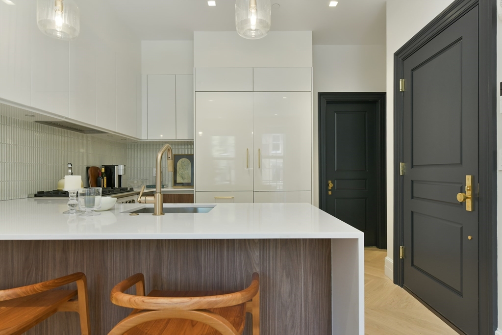 112 Charles Street, Unit 2 Boston, MA 02114 - Photo 7 of 17