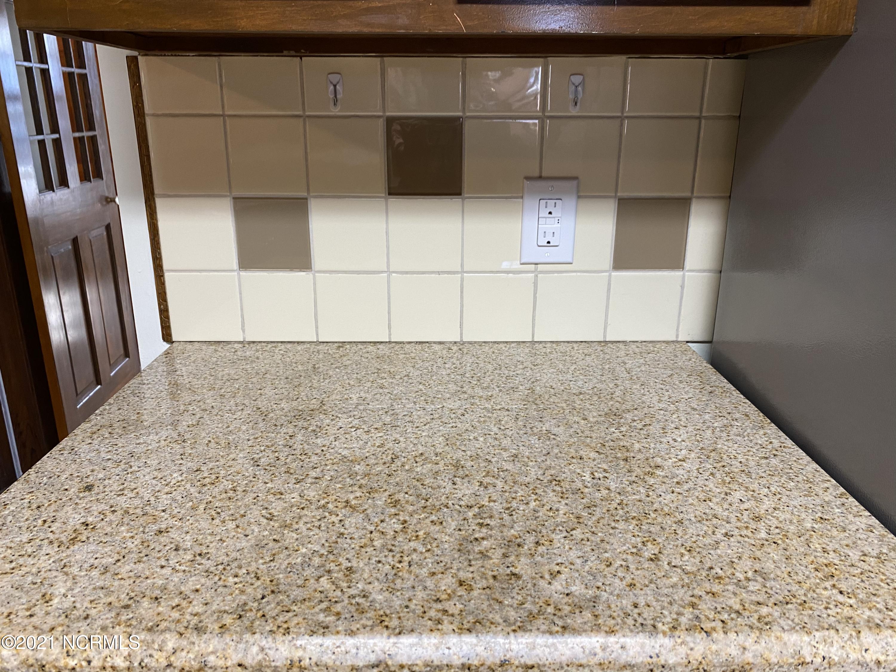 1904 Tryon Road New Bern, NC 28560 - Photo 11 of 53 granite with tile backsplash