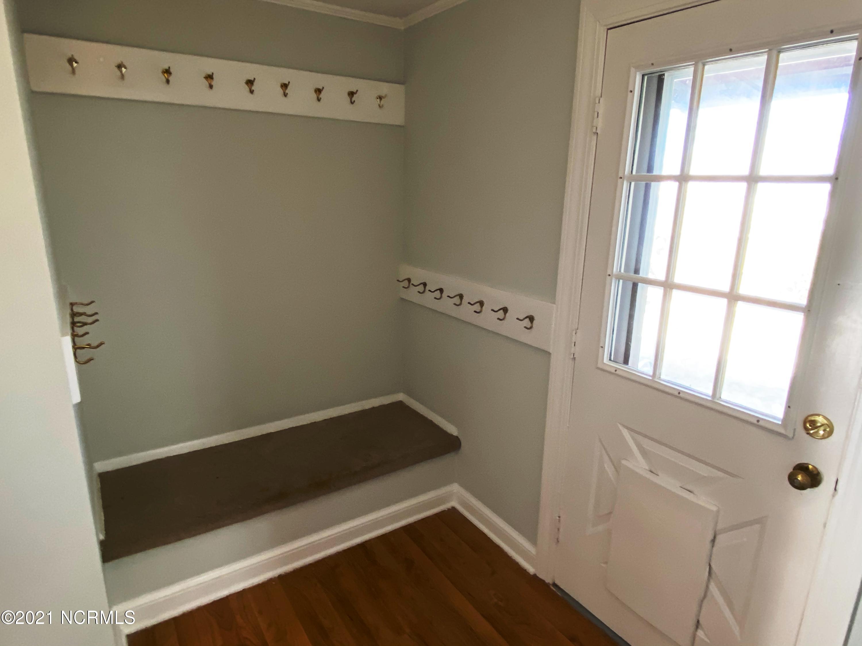 1904 Tryon Road New Bern, NC 28560 - Photo 17 of 53 Locker Area