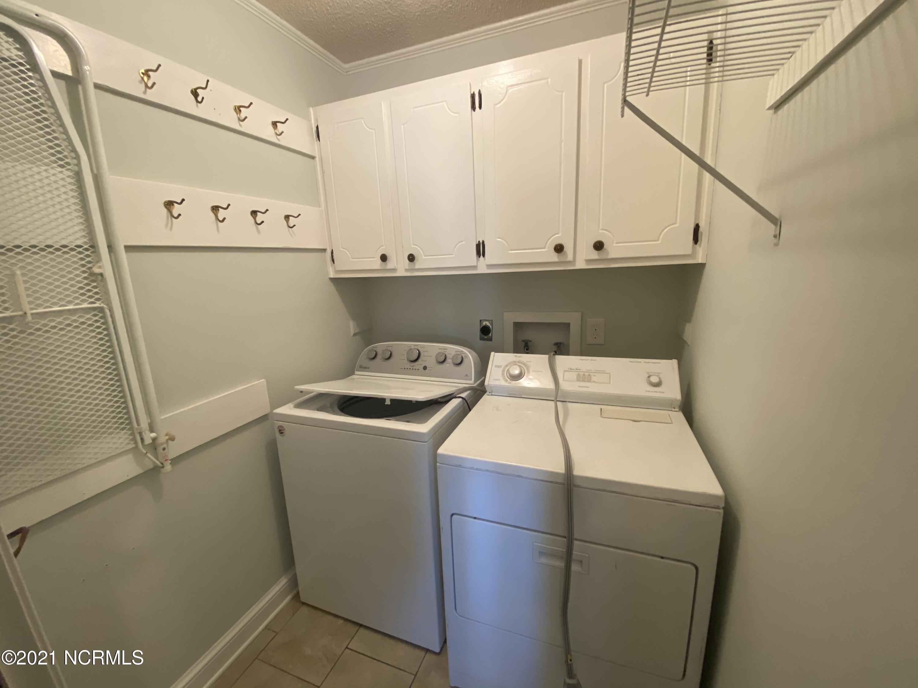 1904 Tryon Road New Bern, NC 28560 - Photo 18 of 53 Laundry Room
