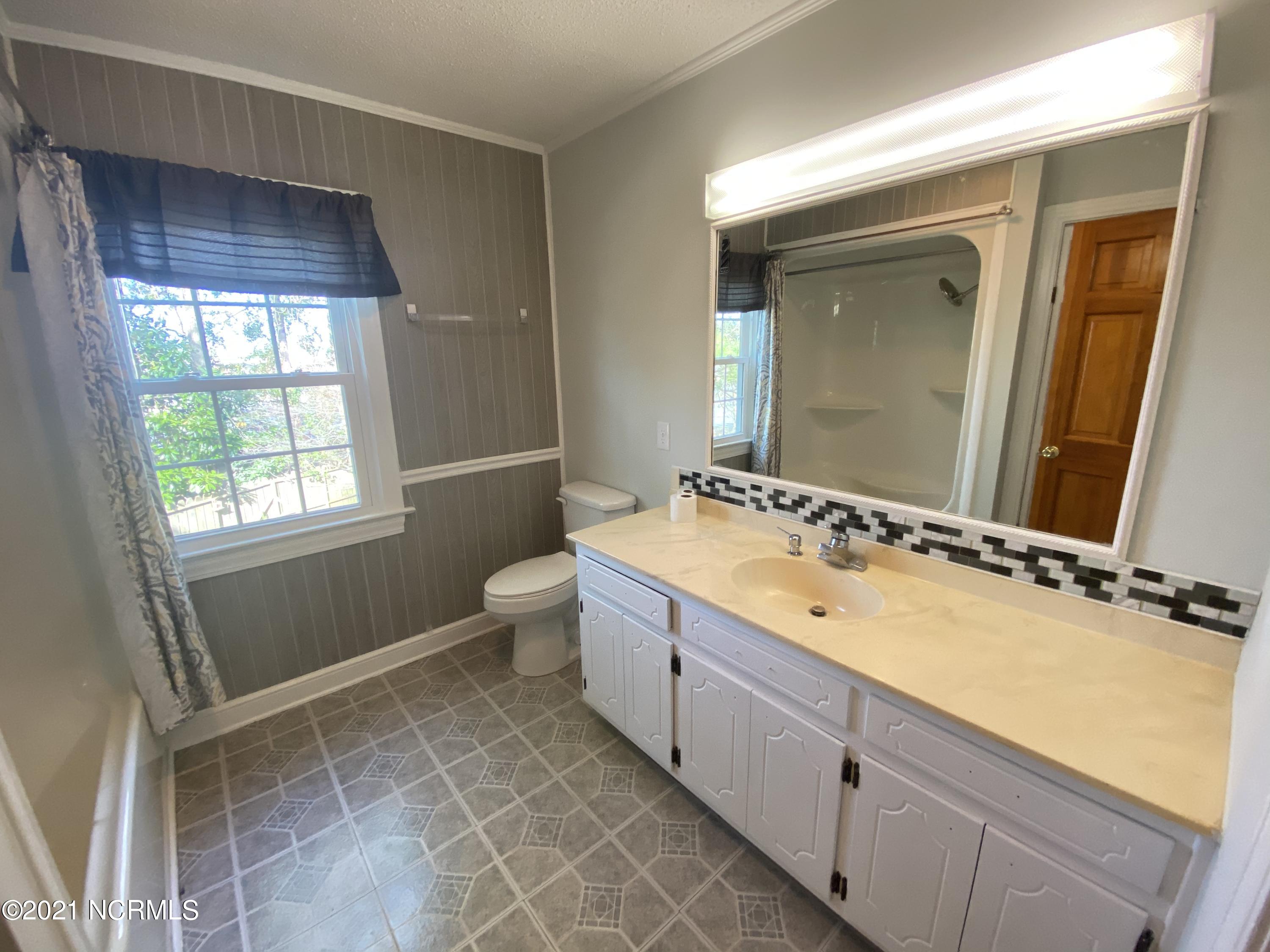 1904 Tryon Road New Bern, NC 28560 - Photo 32 of 53 Hall Bath