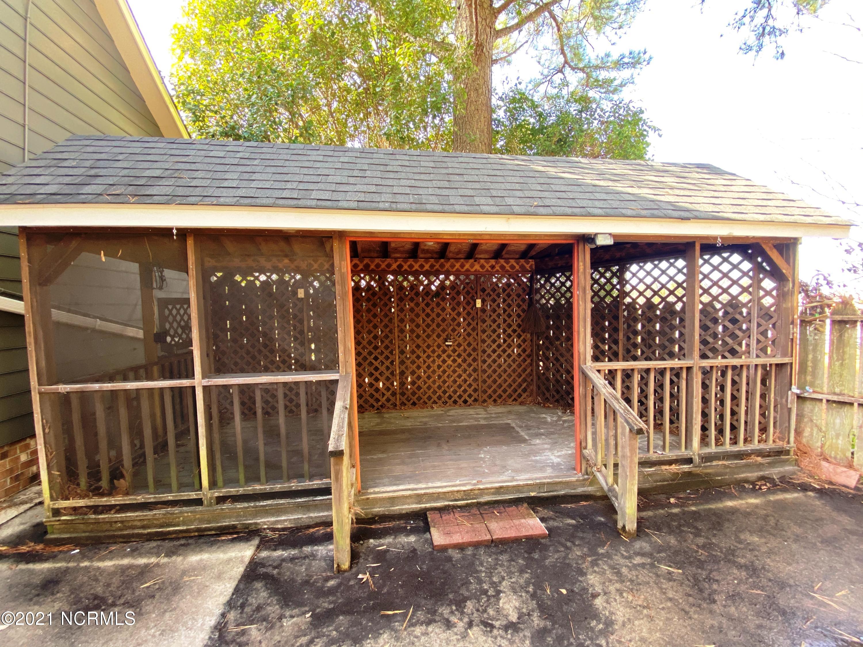 1904 Tryon Road New Bern, NC 28560 - Photo 47 of 53 Picnic Pavilion