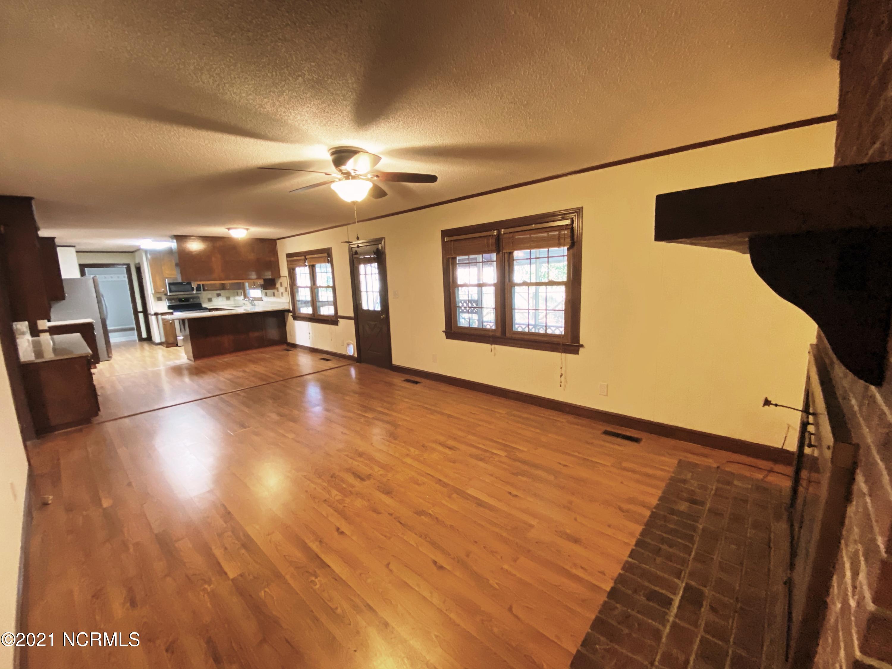 1904 Tryon Road New Bern, NC 28560 - Photo 5 of 53 2Huge Open Concept