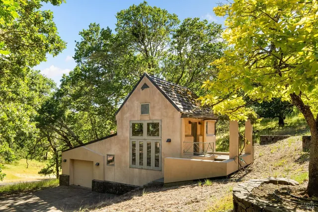 $3,995,000 | 9359 Ladera Road, Glen Ellen, CA 95442