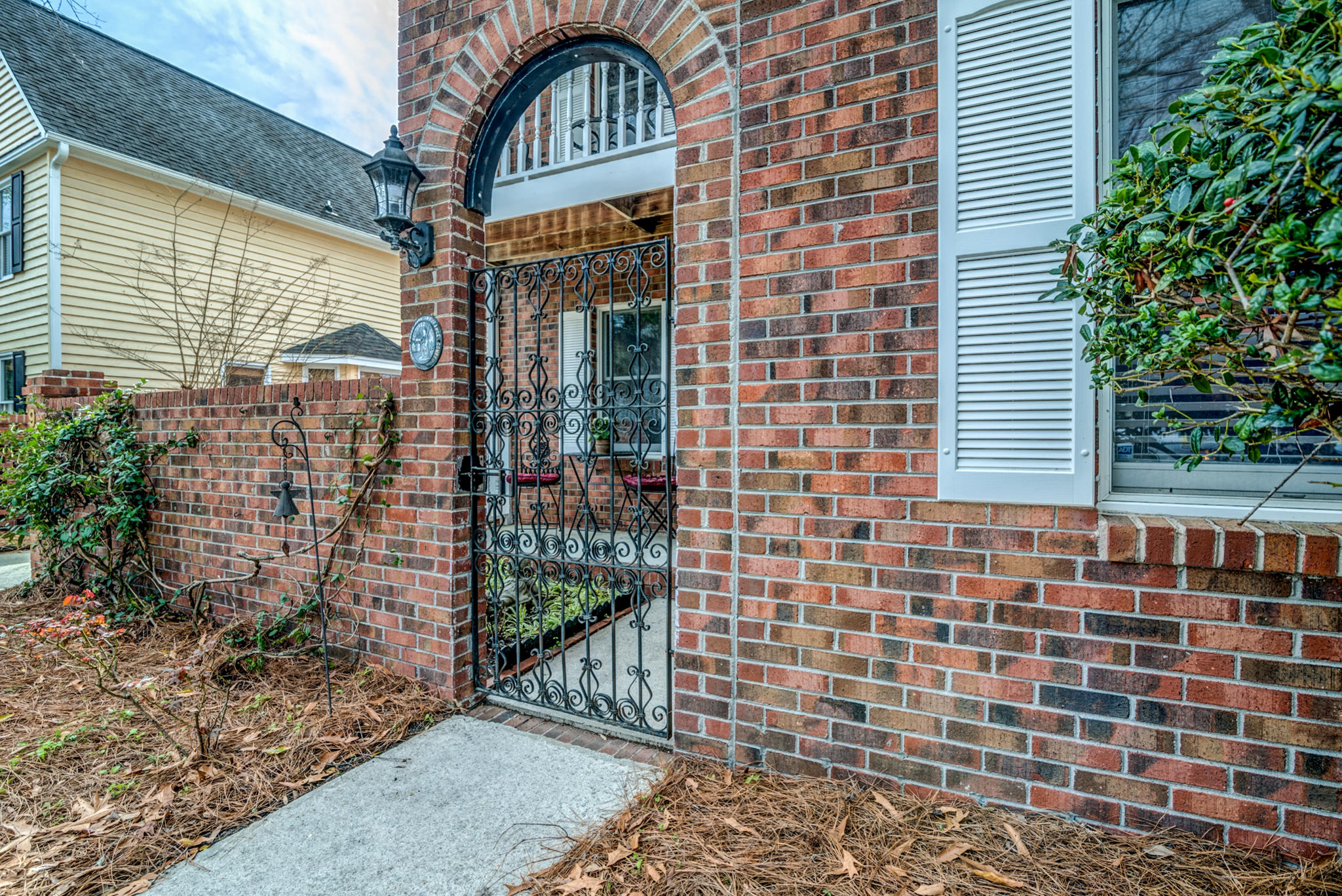 975 Governors Road Mount Pleasant, SC 29464 - Photo 2 of 30 975 Governors-36