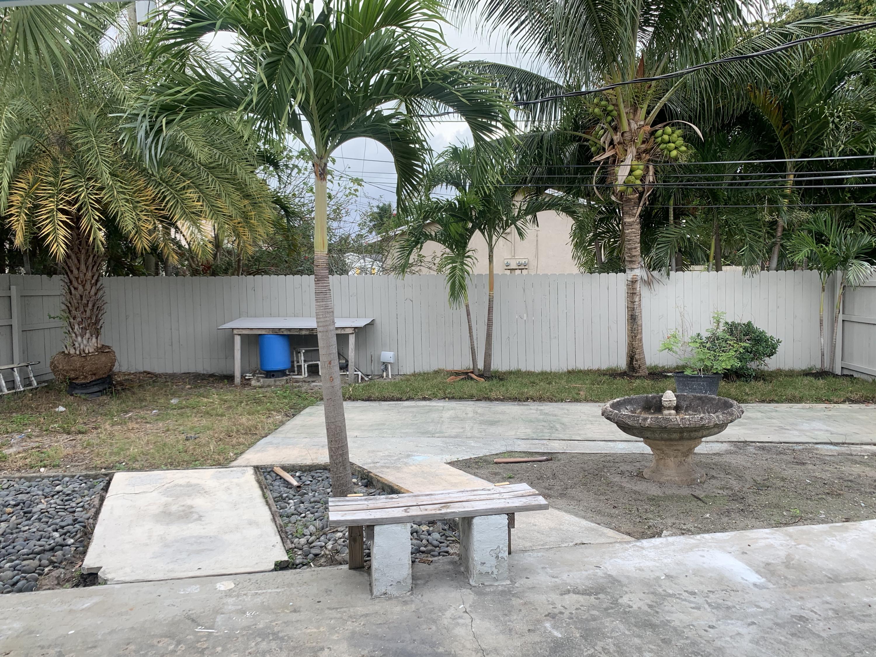 1097 Wilkinson Road Lantana, FL 33462 - Photo 11 of 11 E0cbUm1rS0OuB%57DApj2Q