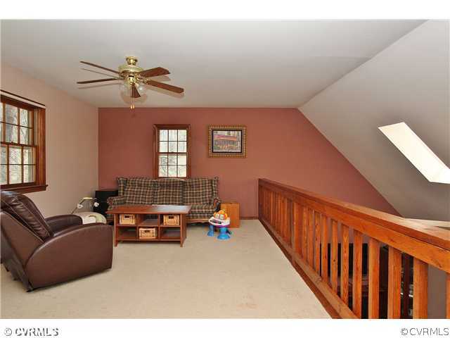 2919 Shiloh Church Road Midlothian, VA 23112 - Photo 15 of 24 a living room with furniture