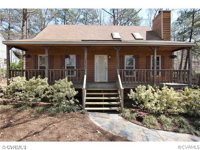 2919 Shiloh Church Road Midlothian, VA 23112 - Photo 2 of 24 a front view of a house
