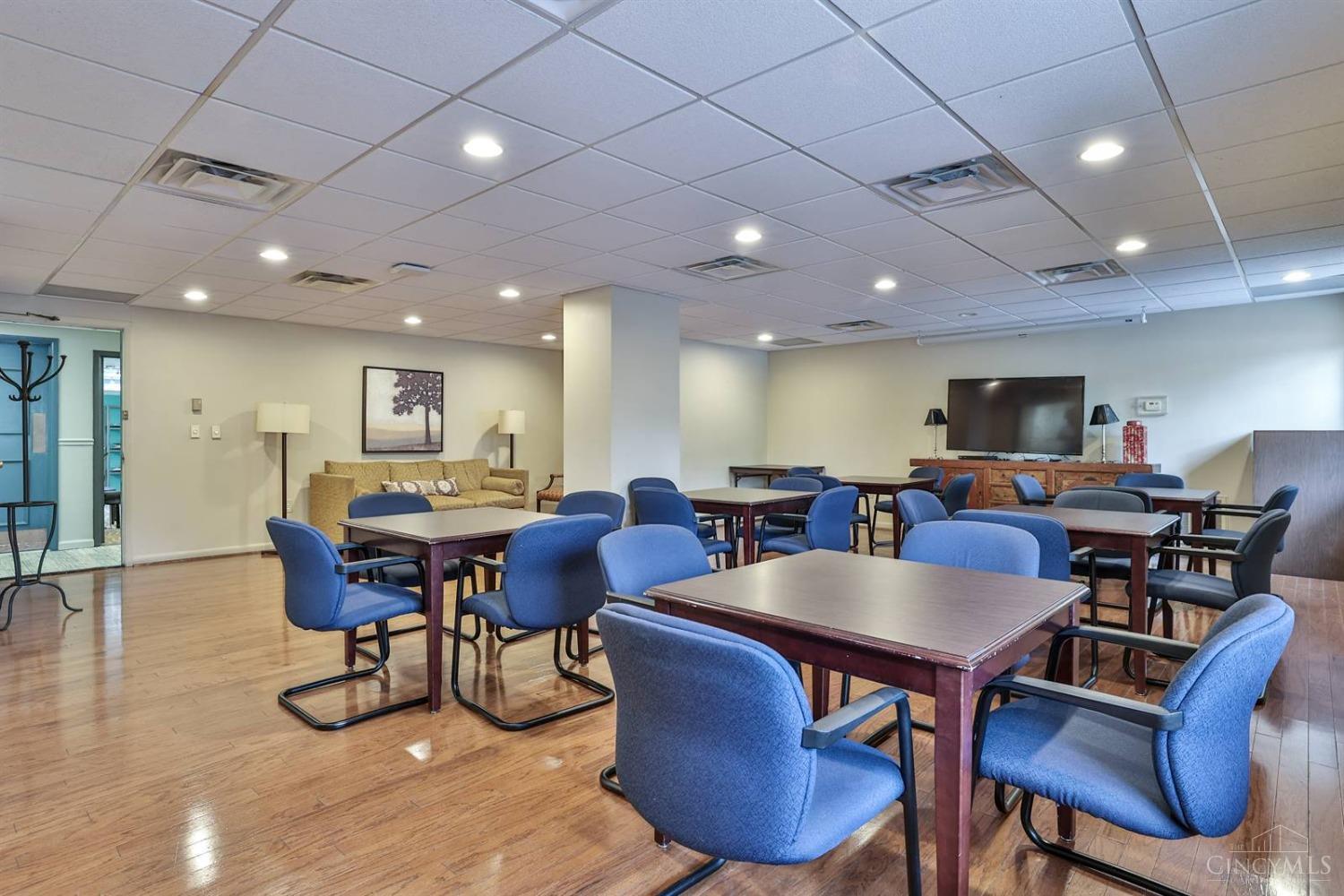 2444 Madison Road, Unit 307 Cincinnati, OH 45208 - Photo 4 of 41 Gallery Image 4