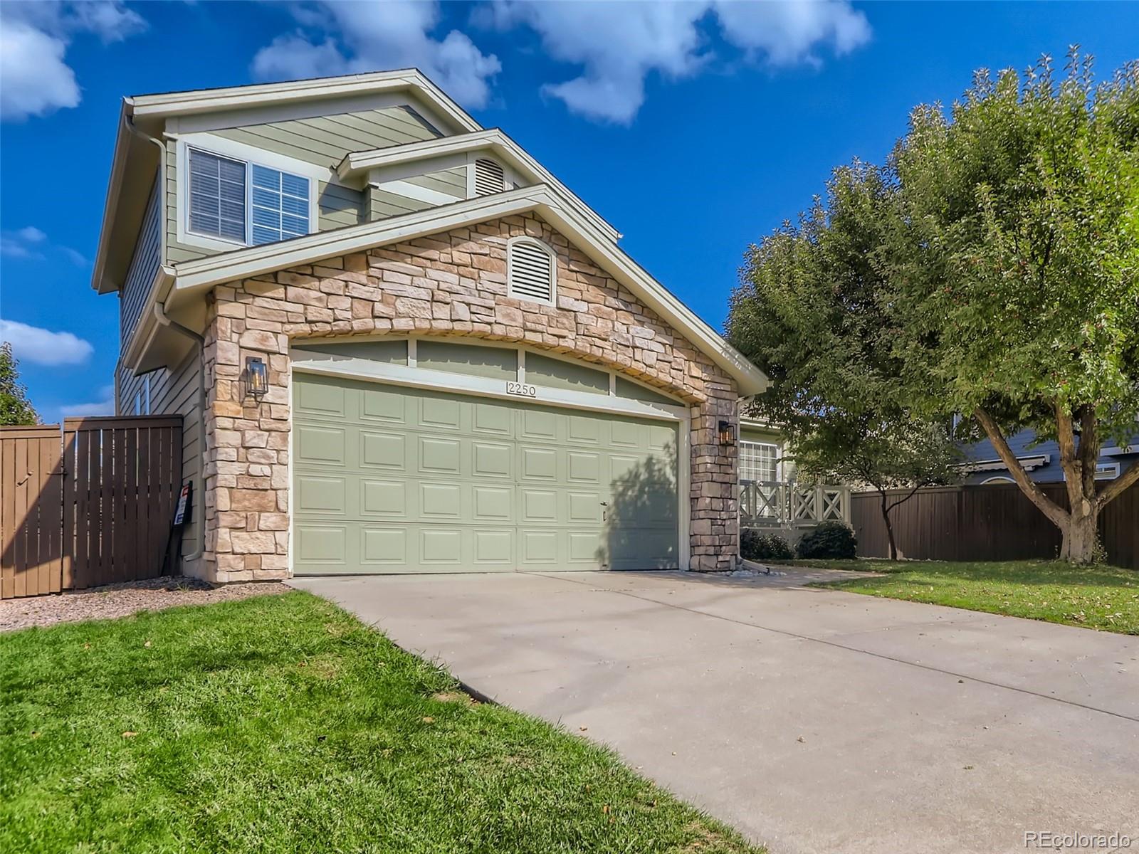 2250 Weatherstone Circle Highlands Ranch, CO 80126 - Photo 2 of 28 Gallery Image 2