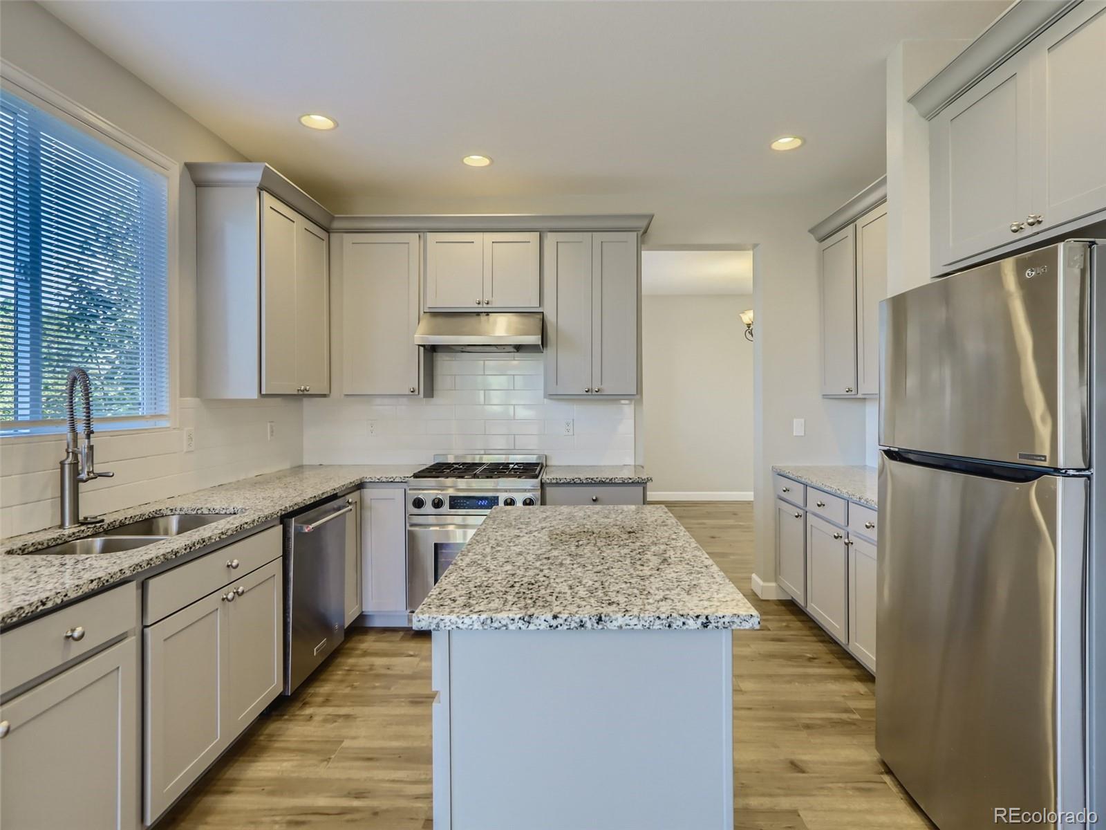 2250 Weatherstone Circle Highlands Ranch, CO 80126 - Photo 8 of 28 Gallery Image 8