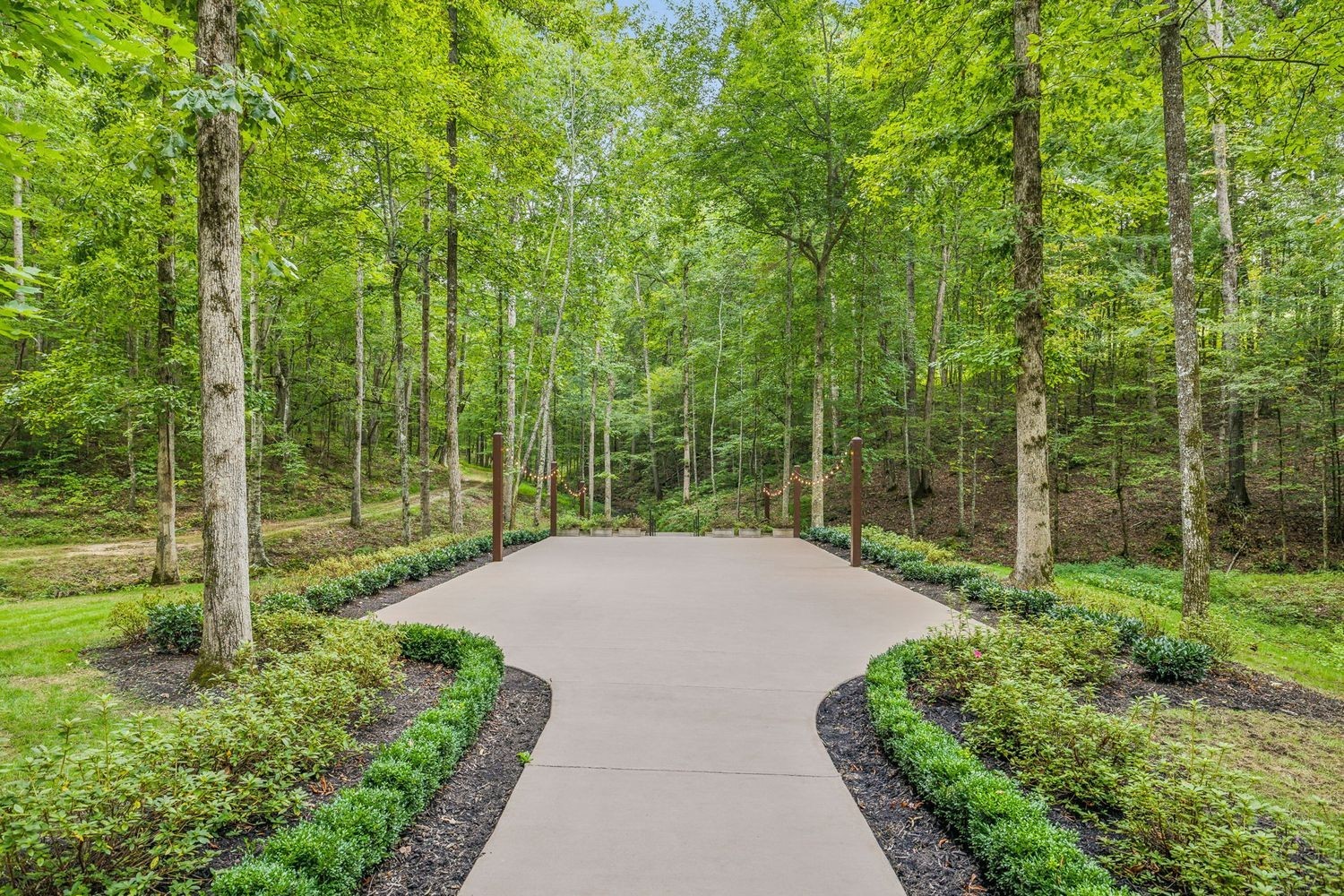 5715 Greenbrier Road Franklin, TN 37064 - Photo 68 of 72 a view of a garden with small trees