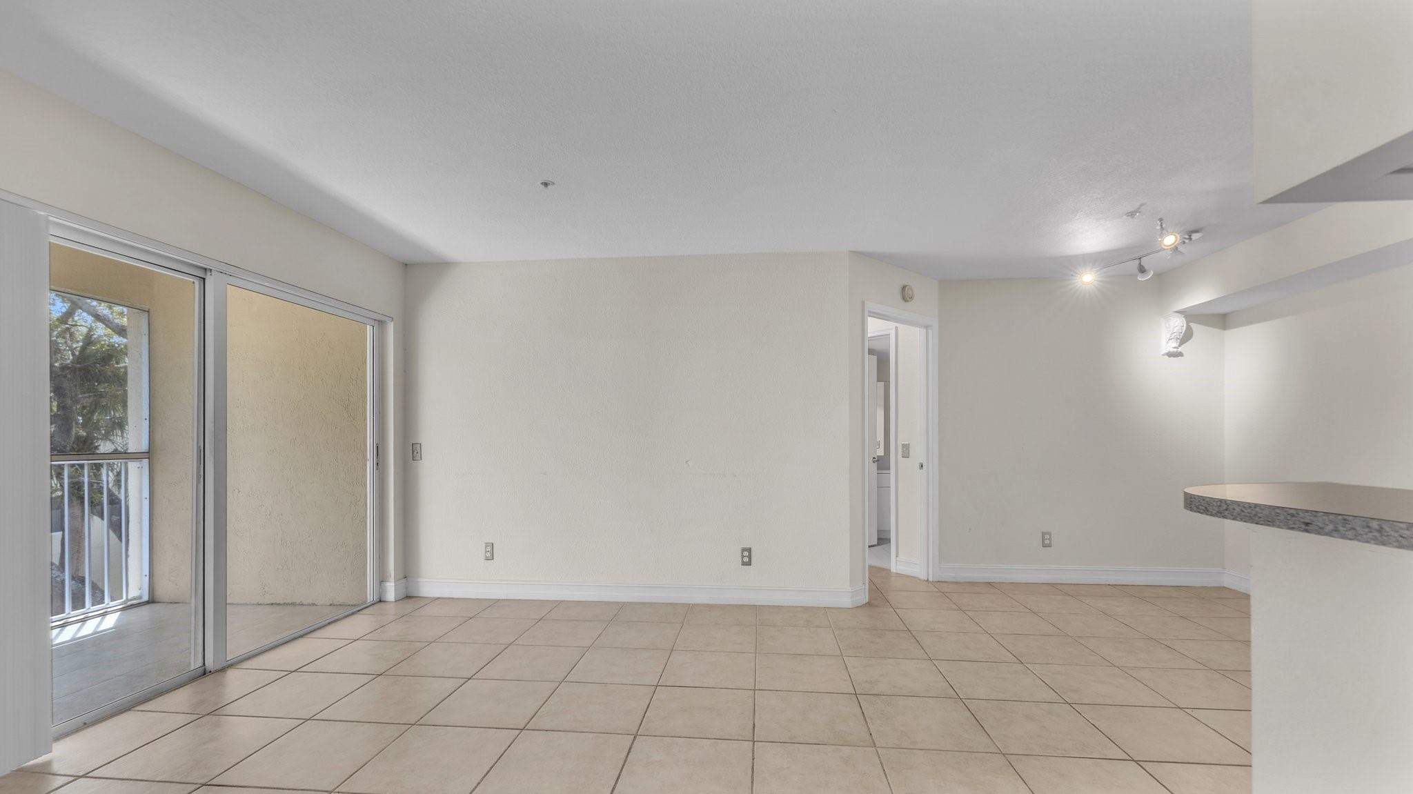 430 South Park Road, Unit 3303 Hollywood, FL 33021 - Photo 16 of 27 a view of an empty room