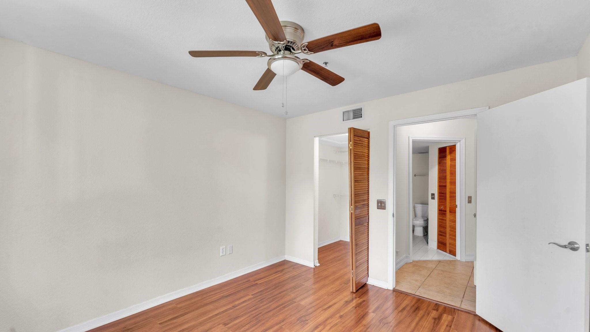 430 South Park Road, Unit 3303 Hollywood, FL 33021 - Photo 20 of 27 wooden floor in an empty room