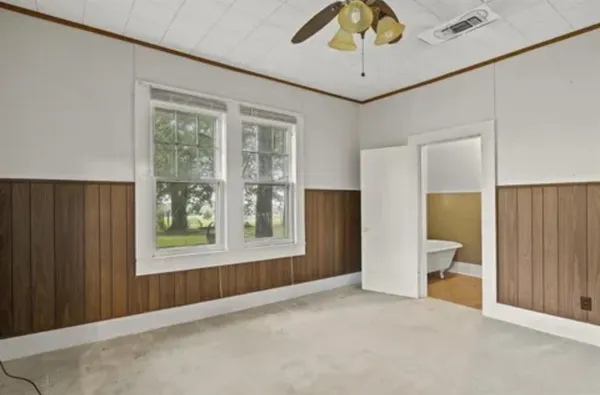 a bathroom with a toilet