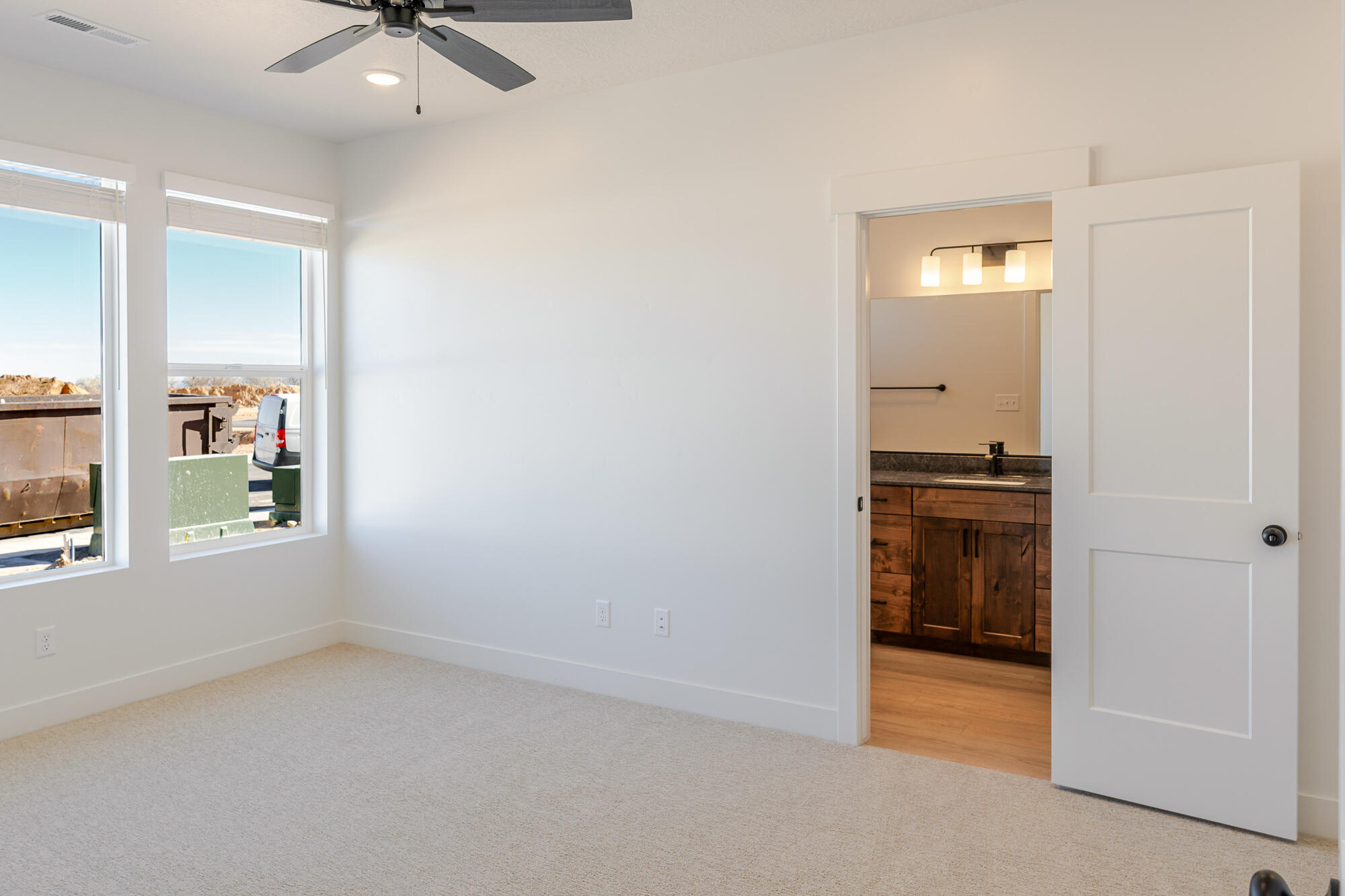 3035 West Ekko View Loop Cedar City, UT 84721 - Photo 4 of 23 3035-4