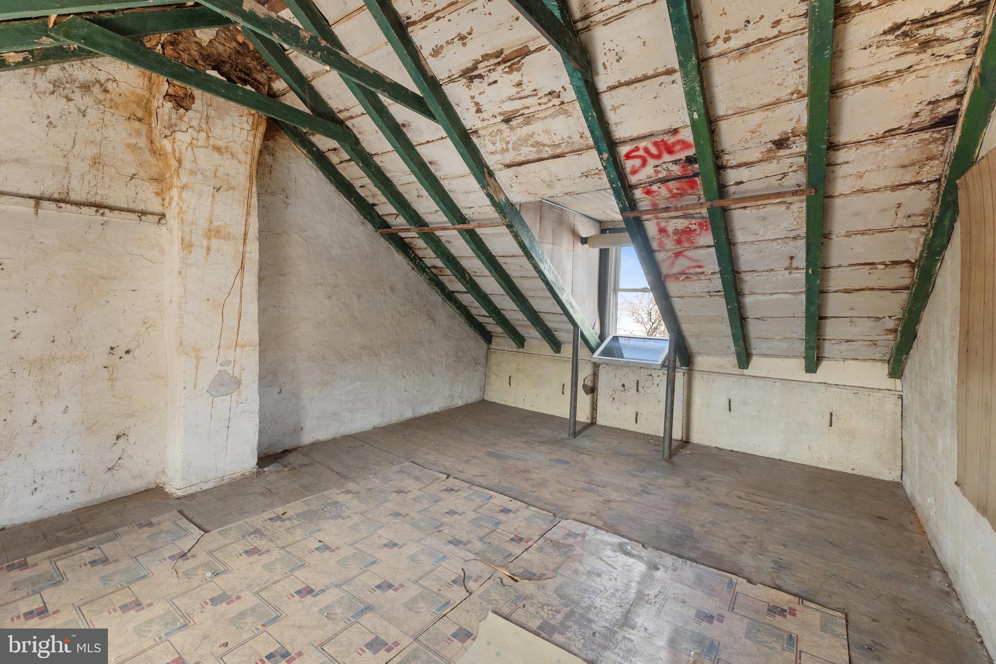 1228 Spring Street Reading, PA 19604 - Photo 17 of 21 Gallery Image 17